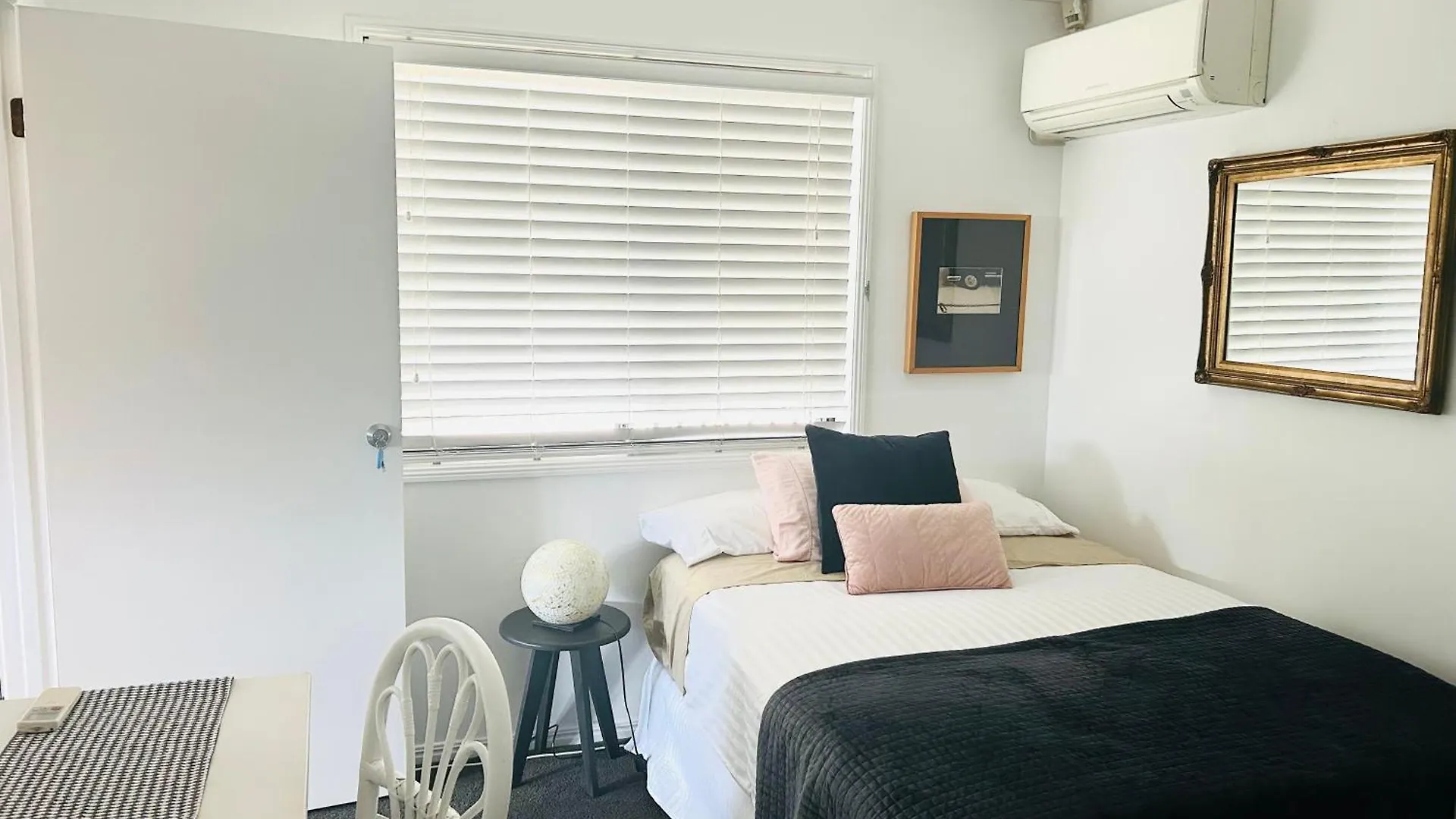 Swan Guest House - Room With Own Private Bathroom Brisbane
